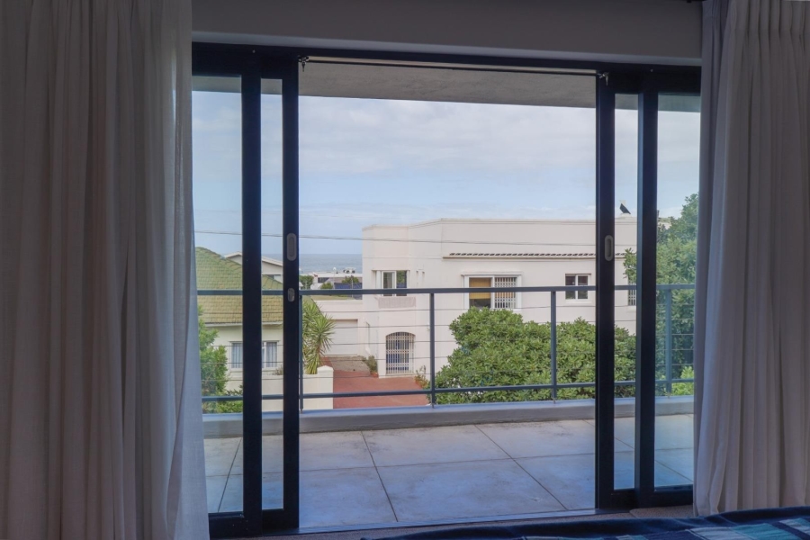 To Let 6 Bedroom Property for Rent in Voelklip Western Cape